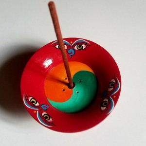 BUDDHA EYE PAINTED WOODEN INCENSE BURNER(RED)