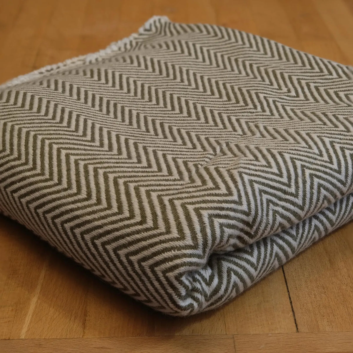 Blended Cashmere Blanket throw