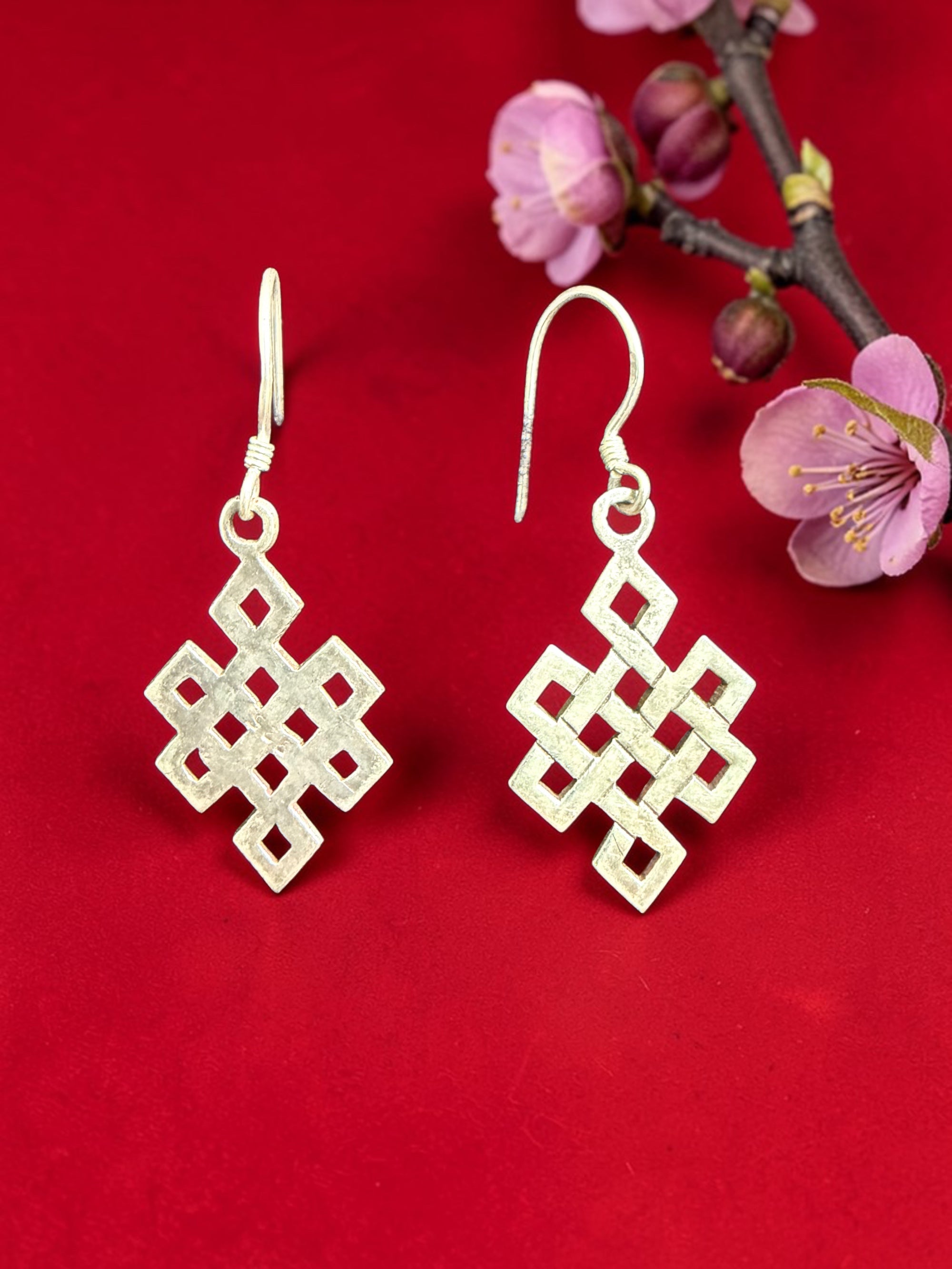 Endless Knot Design Sterling Silver Earring