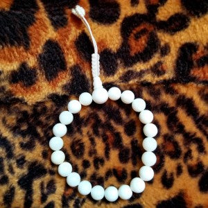 WHITE SHELL BRACELET